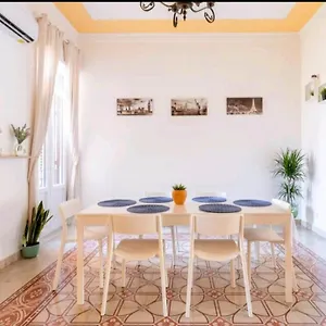 Dom wakacyjny Merlo House - Inside The Historical Center, Palermo